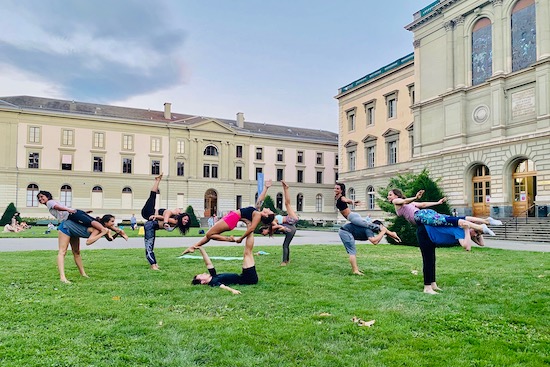 stage-acroyoga-geneve stage expression scénique, stage theatre geneve, stage théâtre genève, théâtre geneve, théâtre genève